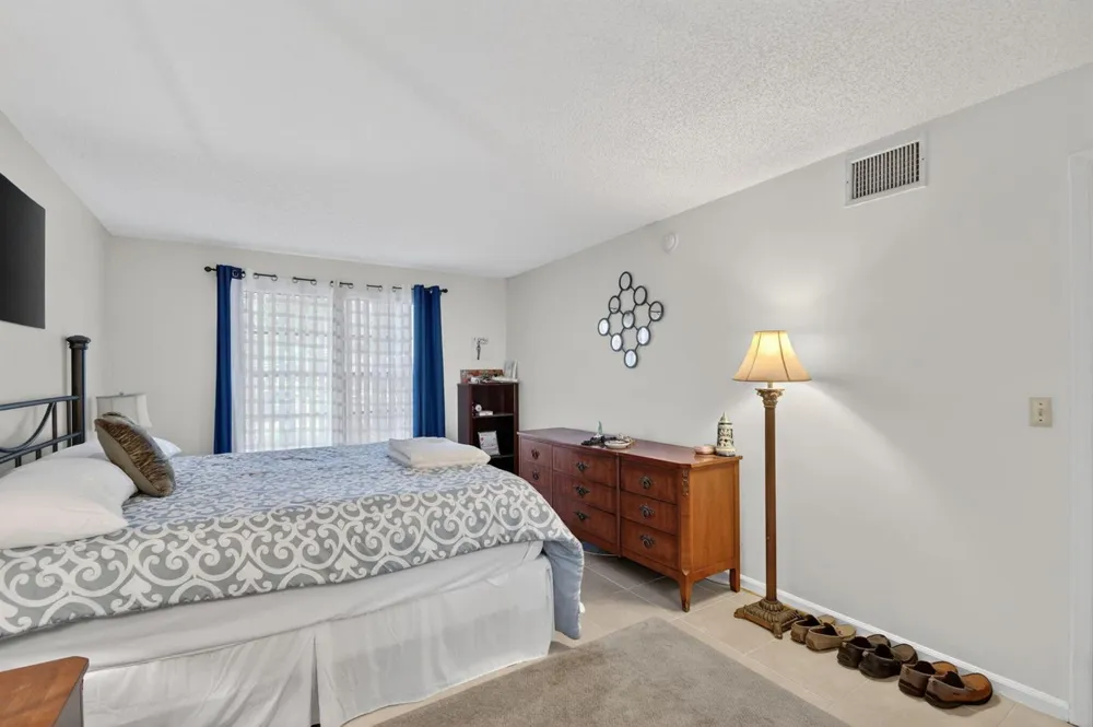 9810 Pineapple Tree Drive #103 Boynton Beach, FL 33436