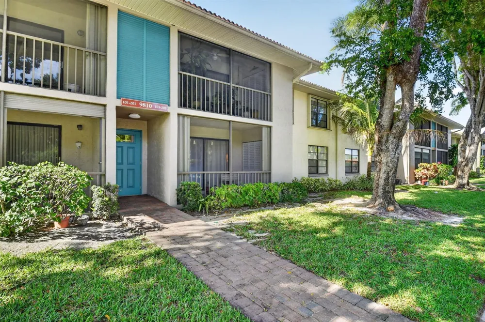 9810 Pineapple Tree Drive #103 Boynton Beach, FL 33436