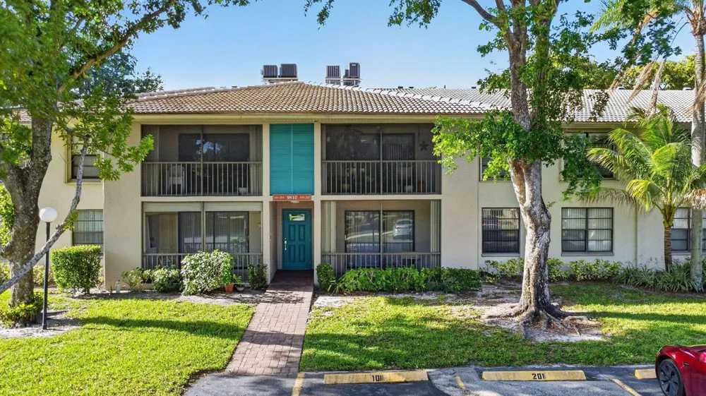 9810 Pineapple Tree Drive #103 Boynton Beach, FL 33436