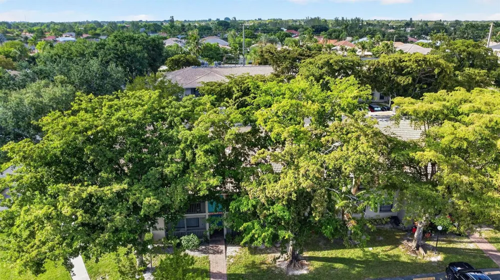 9810 Pineapple Tree Drive #103 Boynton Beach, FL 33436