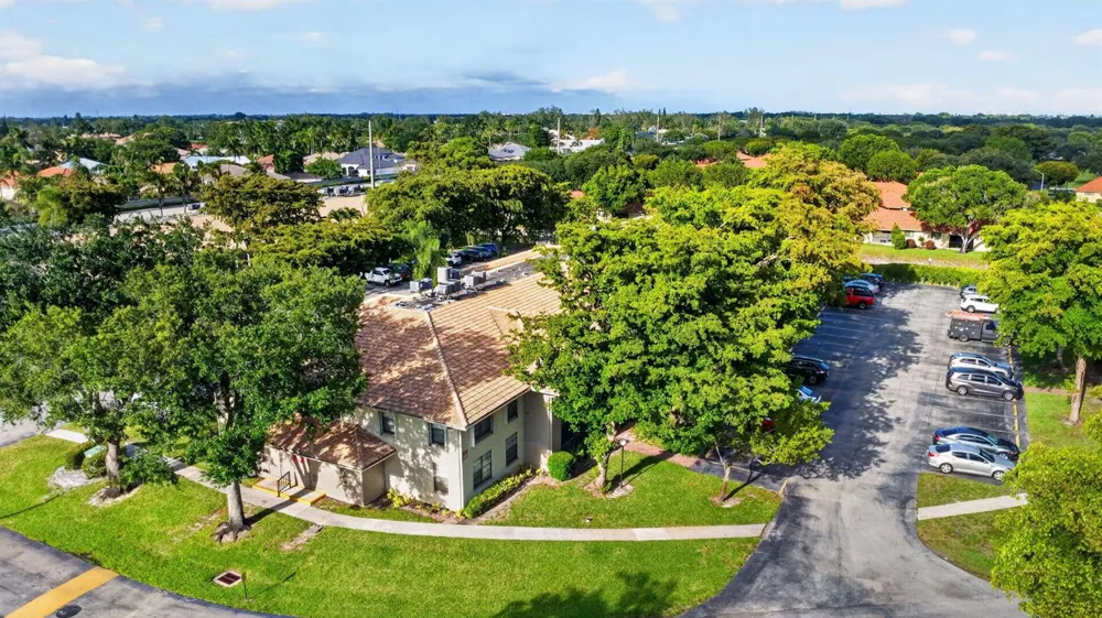 9810 Pineapple Tree Drive #103 Boynton Beach, FL 33436