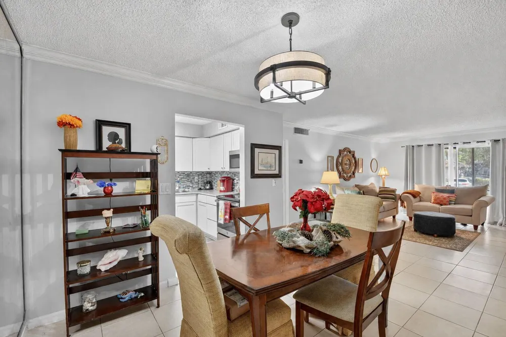 9810 Pineapple Tree Drive #103 Boynton Beach, FL 33436