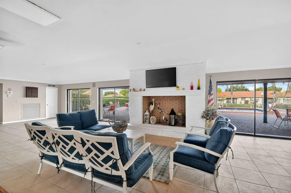 9810 Pineapple Tree Drive #103 Boynton Beach, FL 33436