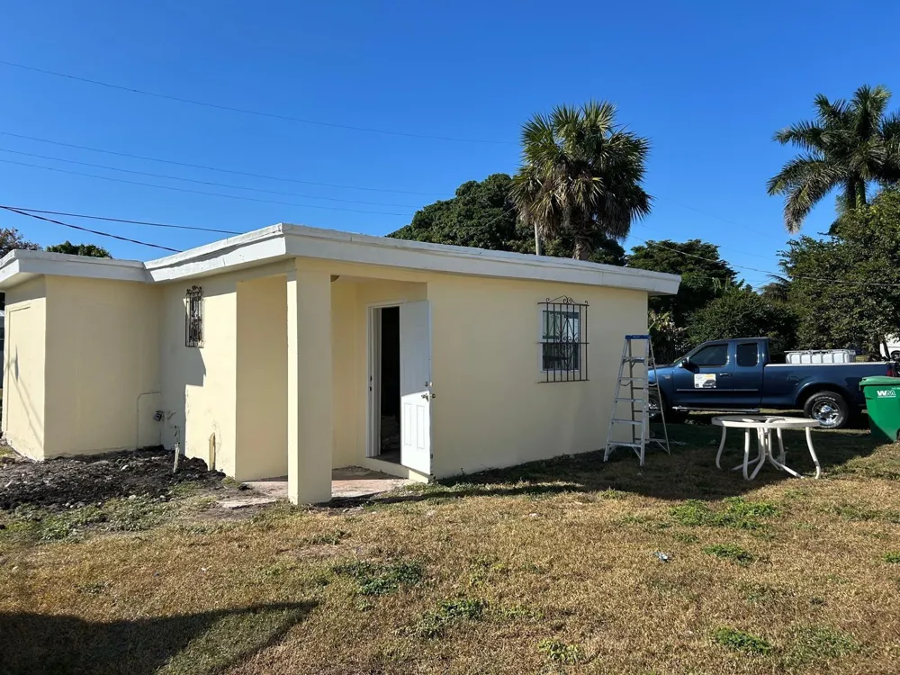 371 Banyan (REAR APT) Avenue Pahokee, FL 33476