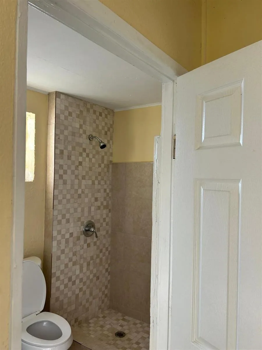 371 Banyan (REAR APT) Avenue Pahokee, FL 33476