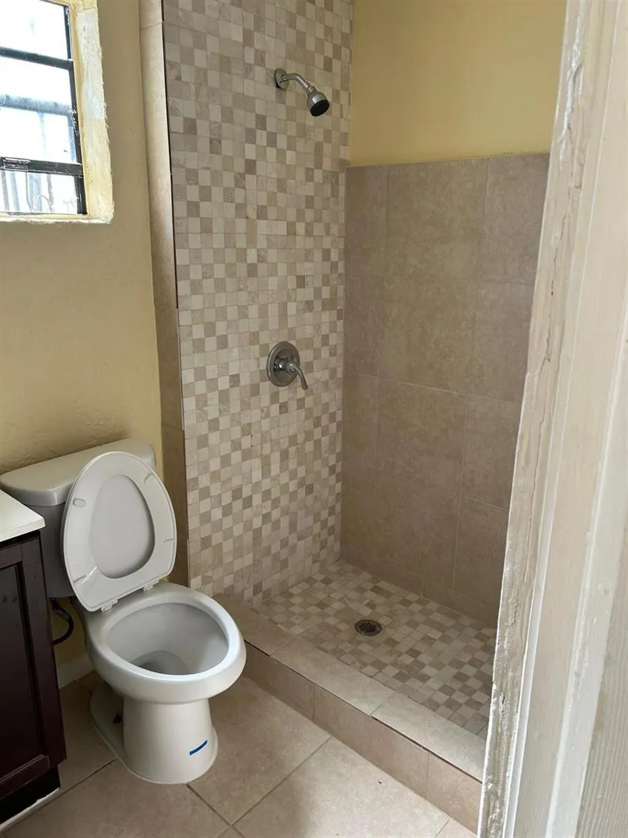 371 Banyan (REAR APT) Avenue Pahokee, FL 33476