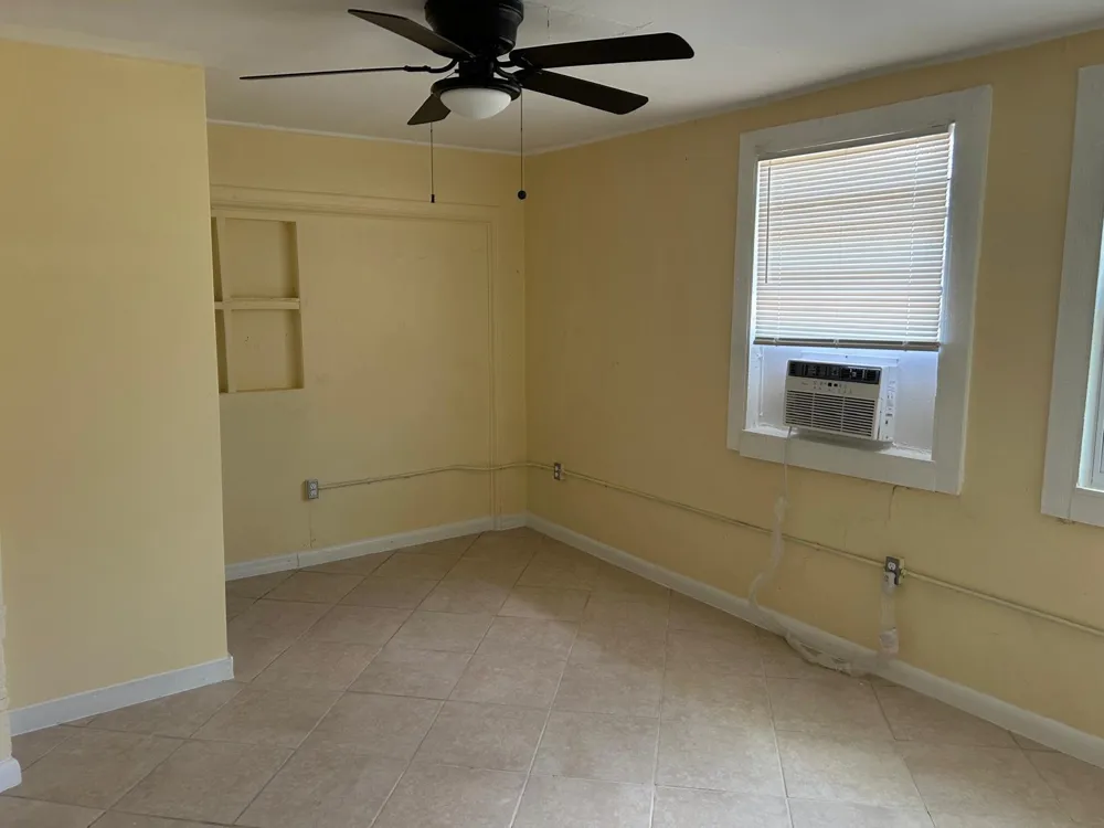 371 Banyan (REAR APT) Avenue Pahokee, FL 33476