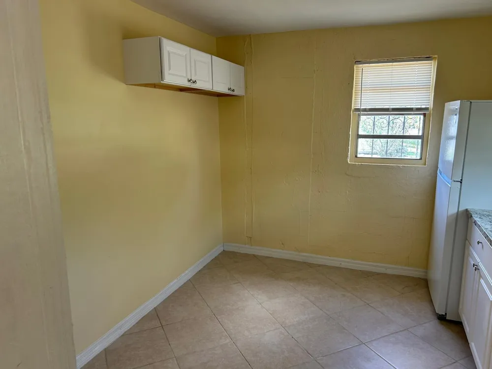 371 Banyan (REAR APT) Avenue Pahokee, FL 33476