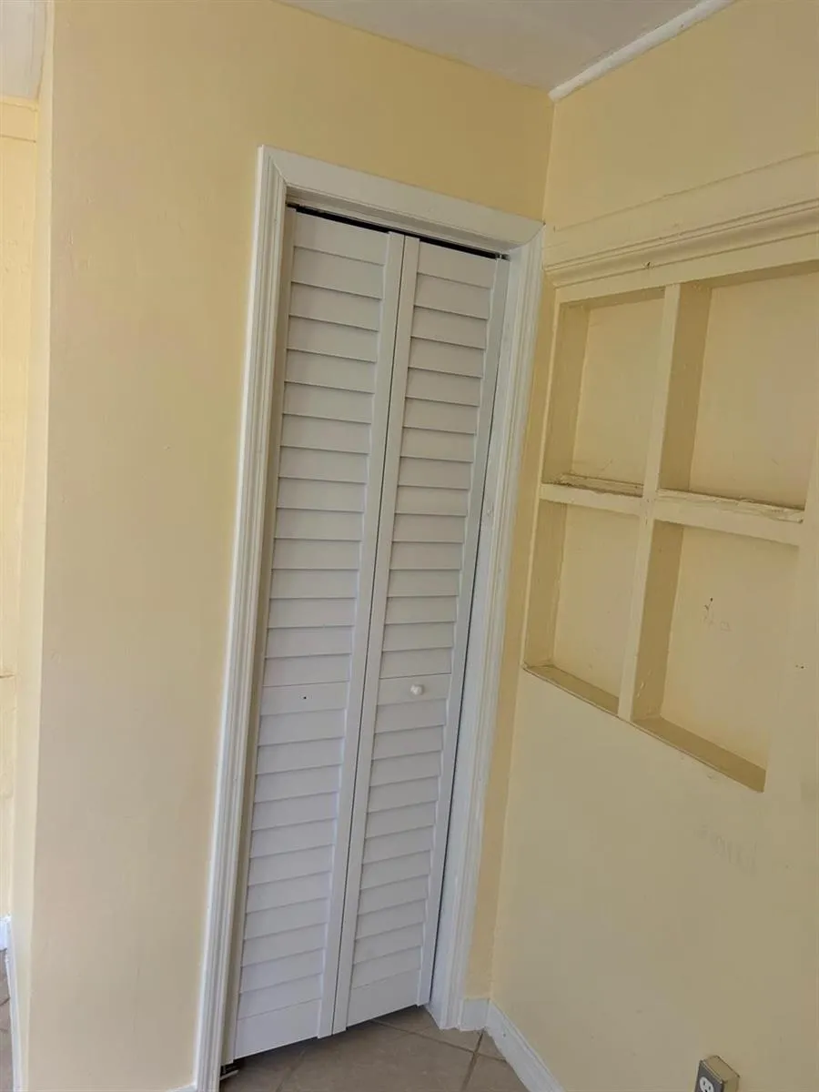 371 Banyan (REAR APT) Avenue Pahokee, FL 33476