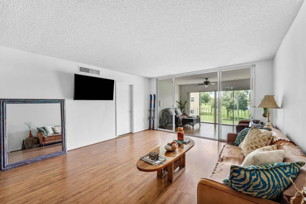 157 Atlantis Boulevard #301 Atlantis, FL 33462