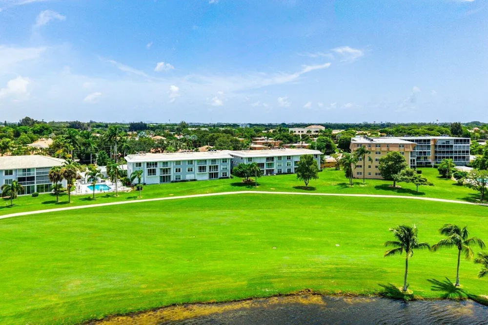 157 Atlantis Boulevard #301 Atlantis, FL 33462