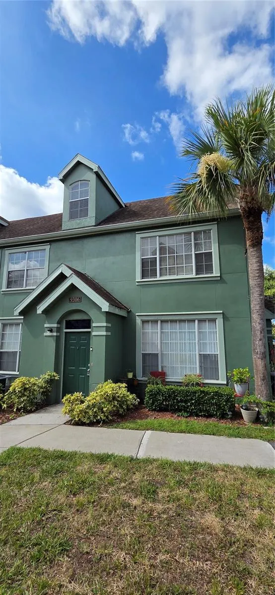 9306 LAKE CHASE ISLAND WAY Tampa, FL 33626
