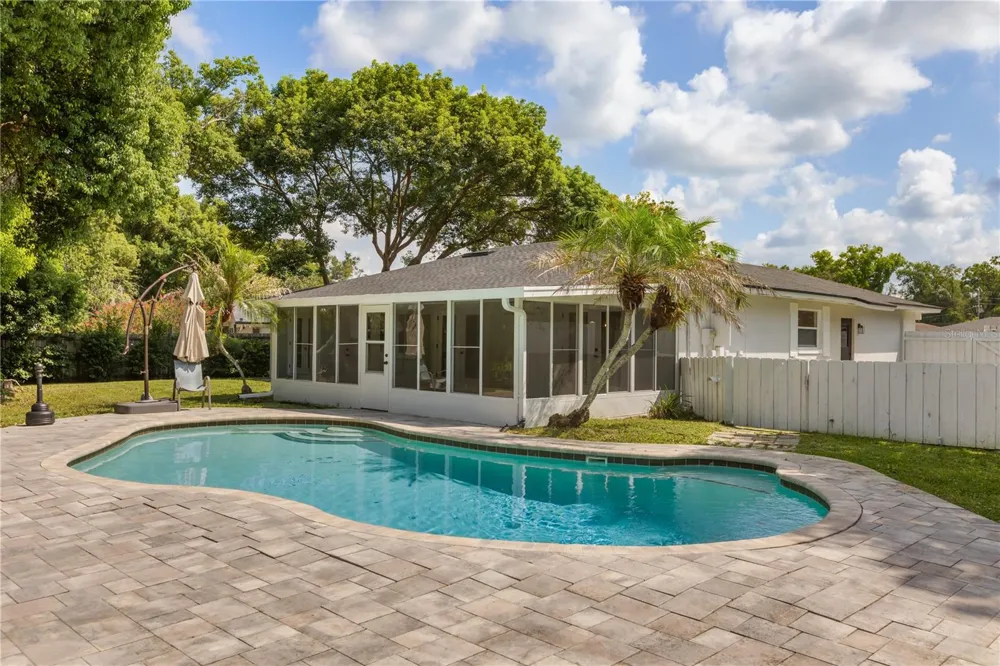 726 FOREST GLEN COURT Maitland, FL 32751