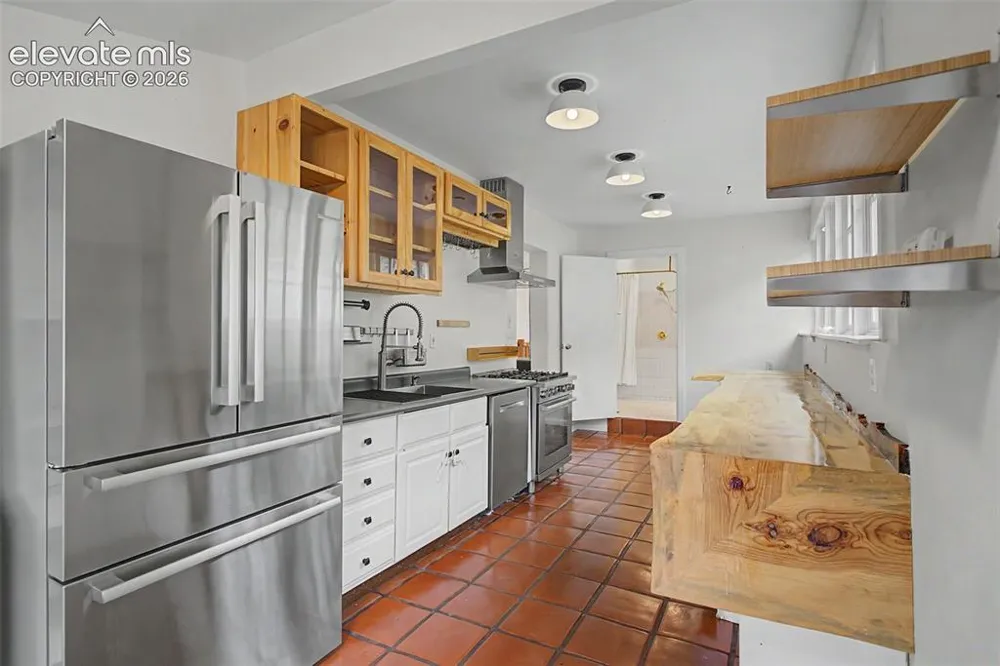 917 Midland Avenue Manitou Springs, CO 80829