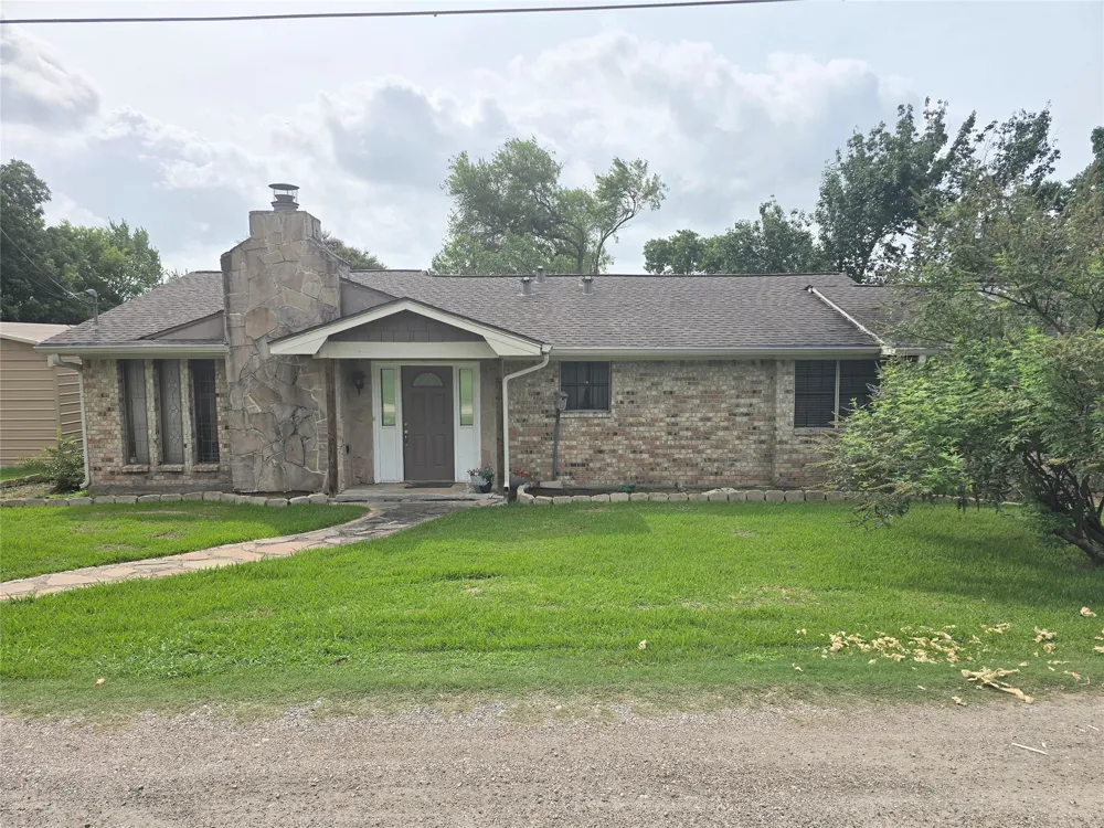 31 Clearview Street Point Blank, TX 77364