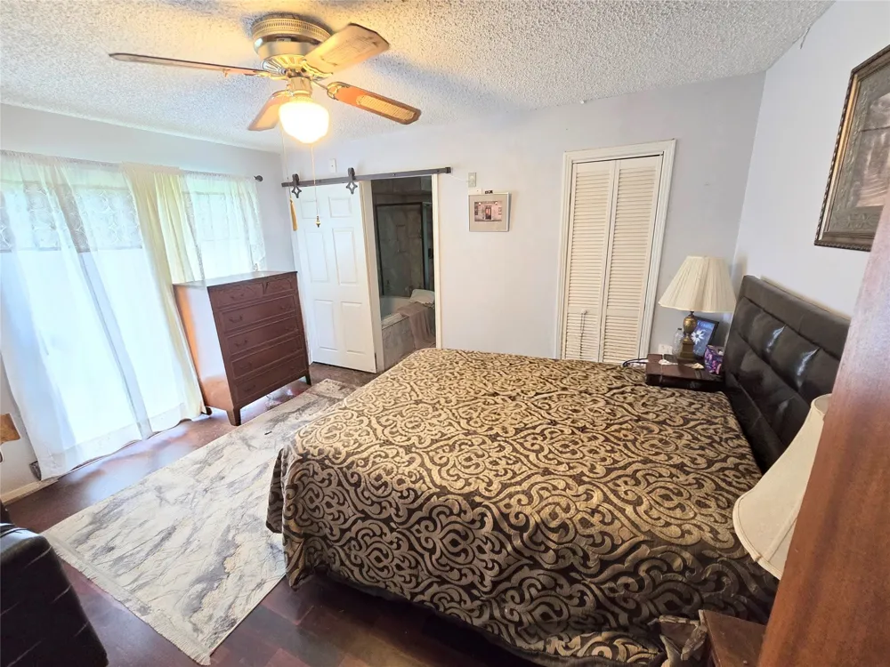 31 Clearview Street Point Blank, TX 77364