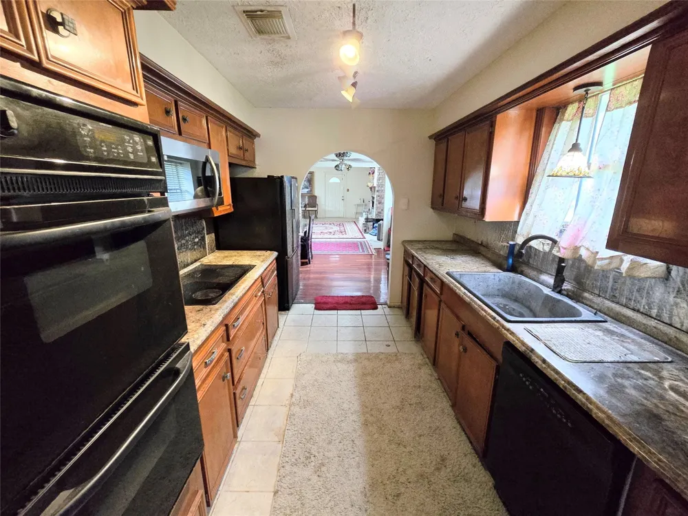 31 Clearview Street Point Blank, TX 77364