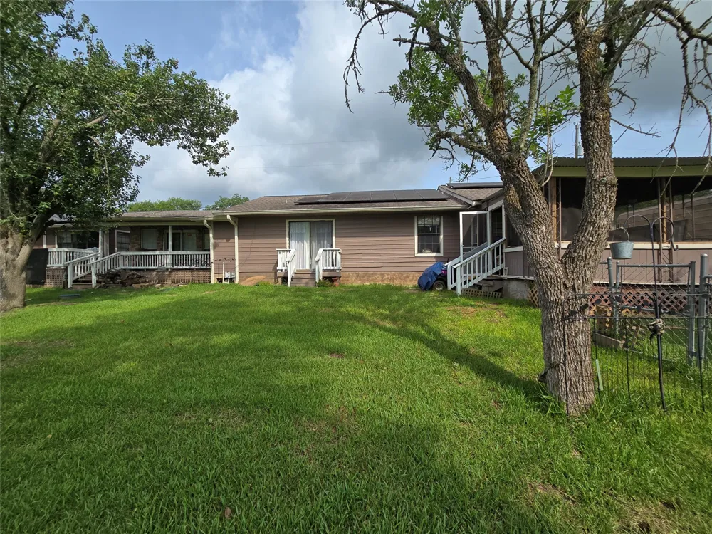 31 Clearview Street Point Blank, TX 77364