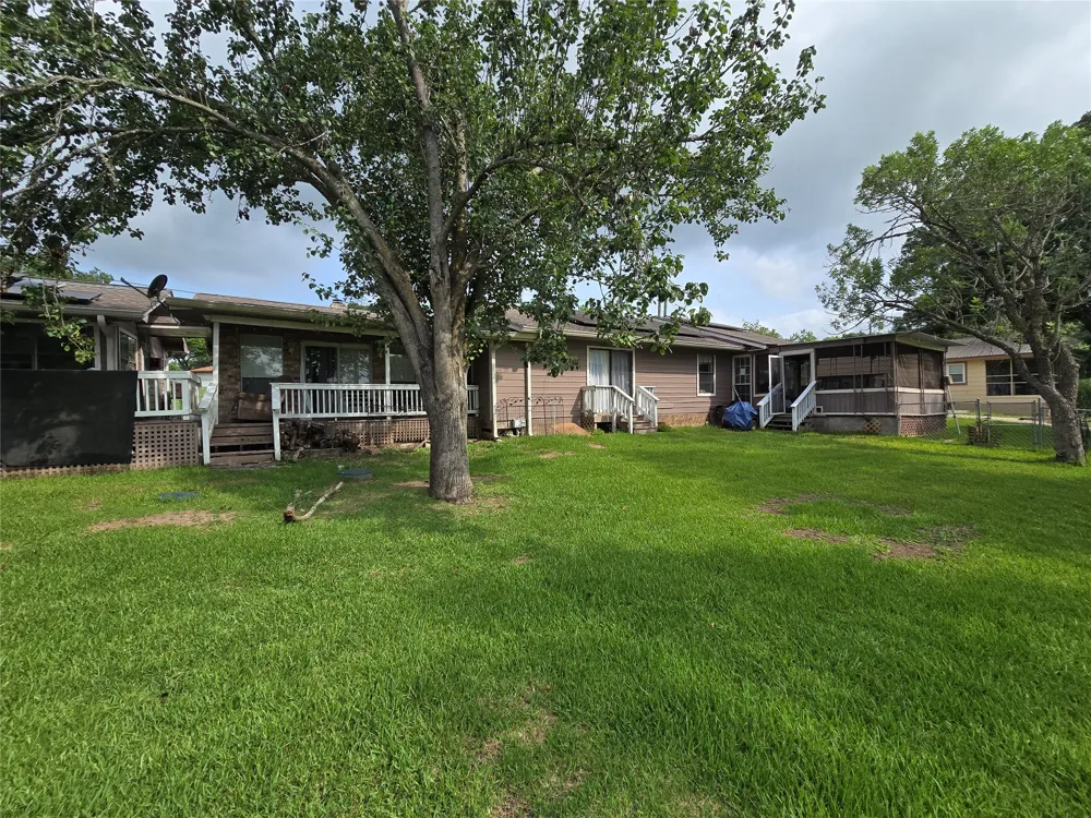 31 Clearview Street Point Blank, TX 77364