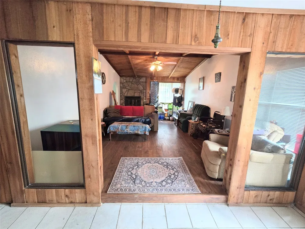 31 Clearview Street Point Blank, TX 77364