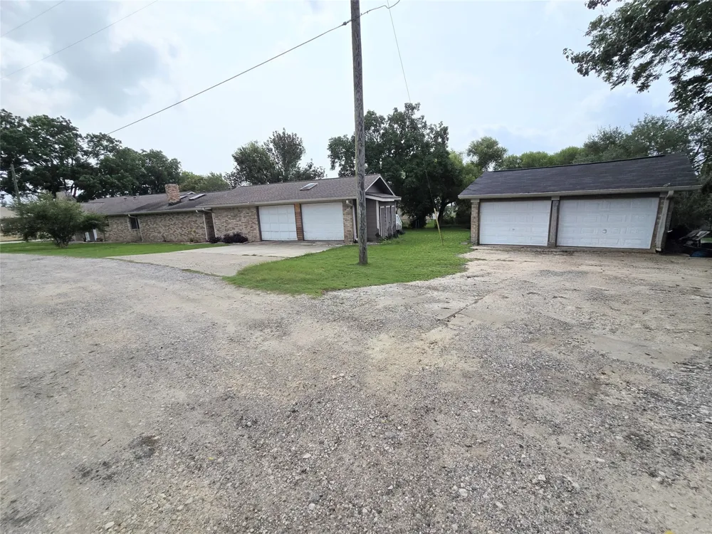 31 Clearview Street Point Blank, TX 77364