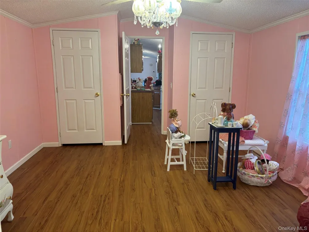 1661 Old Country Road #125 Riverhead, NY 11901