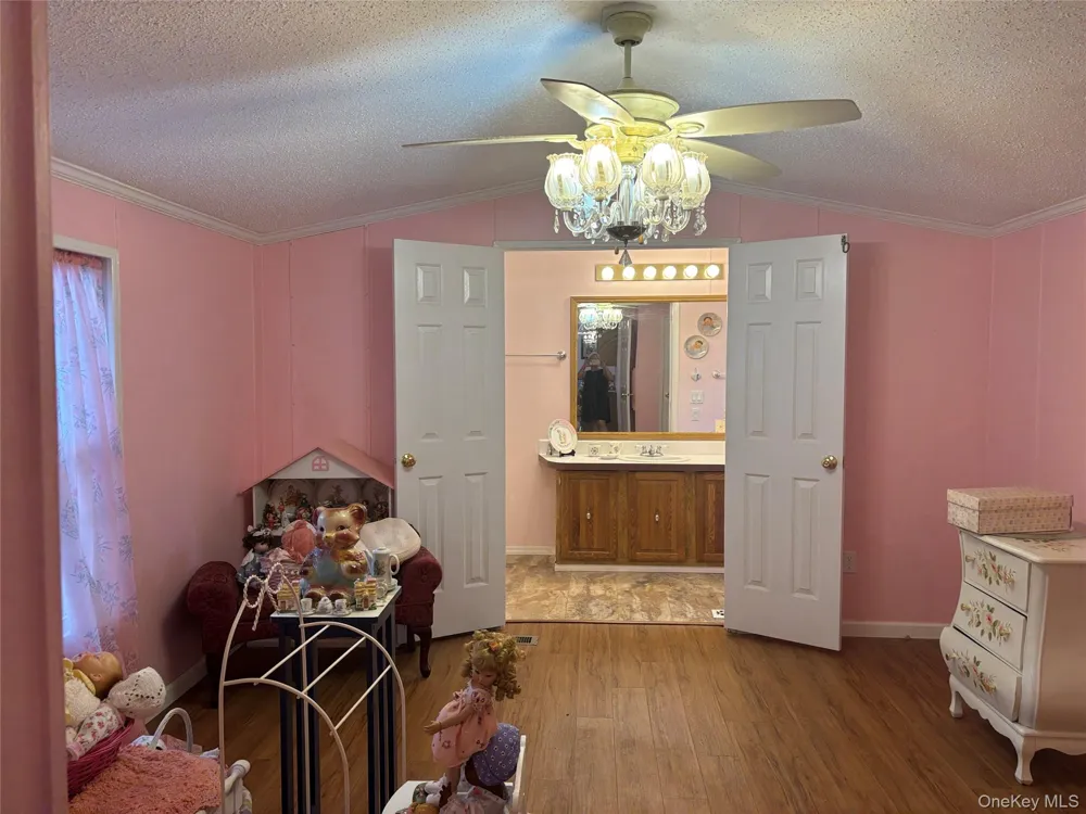 1661 Old Country Road #125 Riverhead, NY 11901