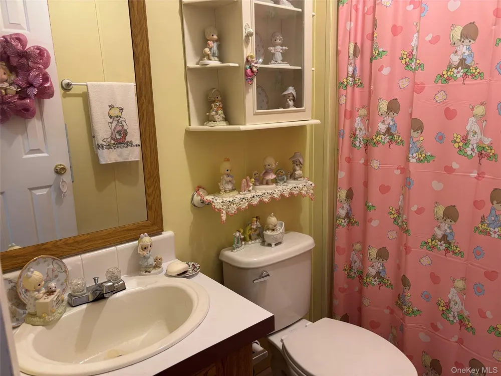 1661 Old Country Road #125 Riverhead, NY 11901