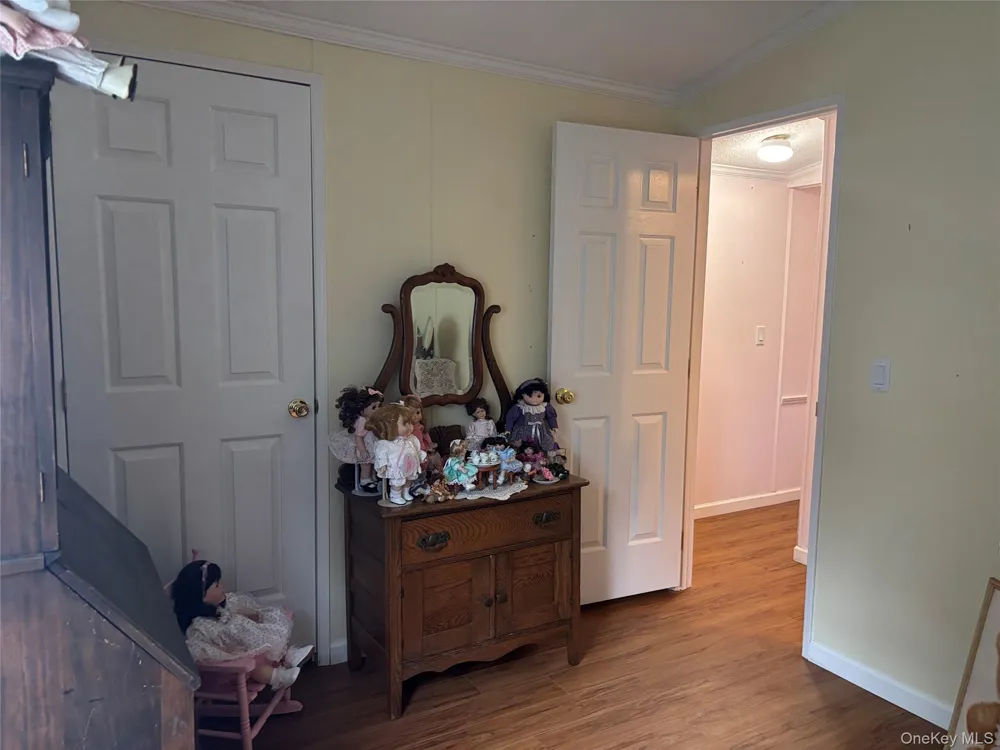 1661 Old Country Road #125 Riverhead, NY 11901