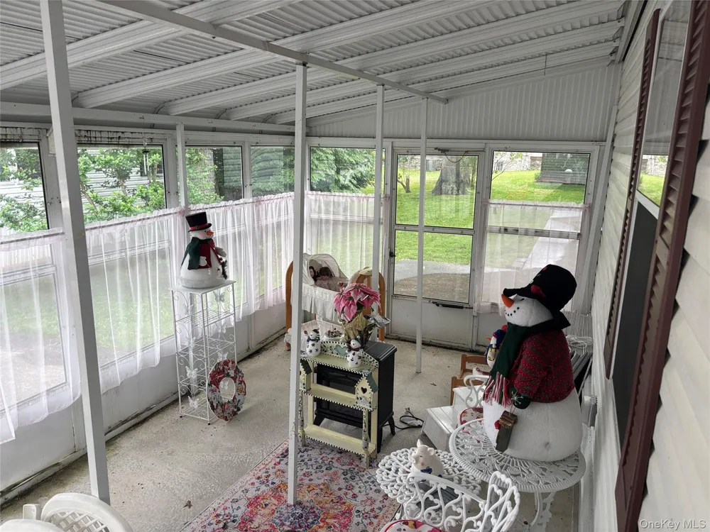 1661 Old Country Road #125 Riverhead, NY 11901