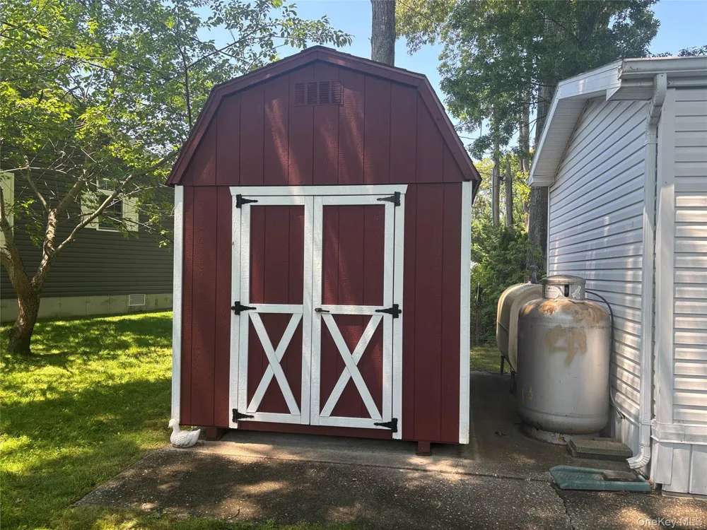 1661 Old Country Road #125 Riverhead, NY 11901