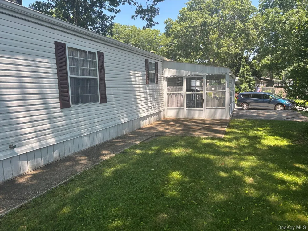 1661 Old Country Road #125 Riverhead, NY 11901