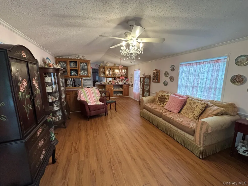 1661 Old Country Road #125 Riverhead, NY 11901