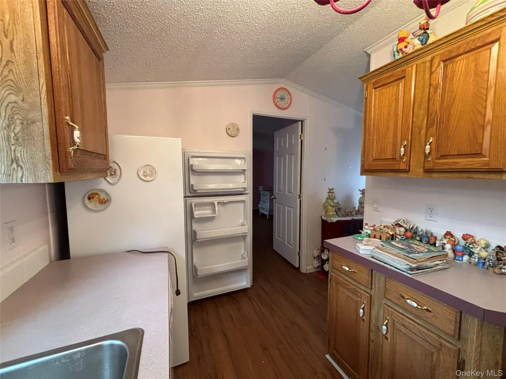 1661 Old Country Road #125 Riverhead, NY 11901