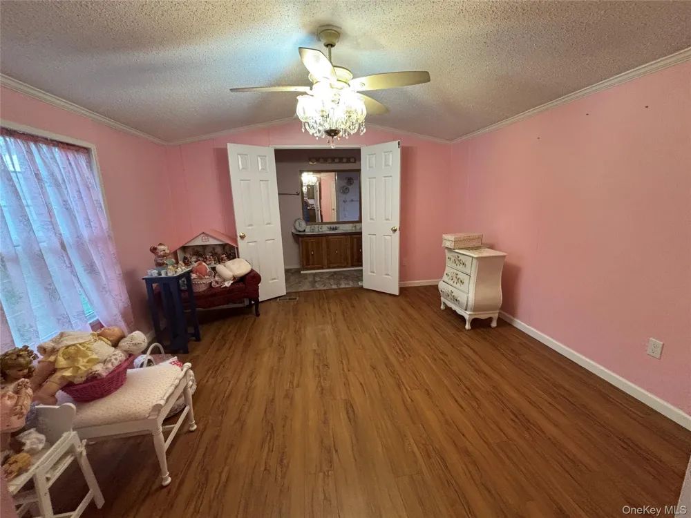 1661 Old Country Road #125 Riverhead, NY 11901