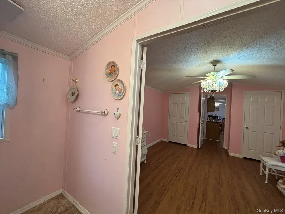 1661 Old Country Road #125 Riverhead, NY 11901