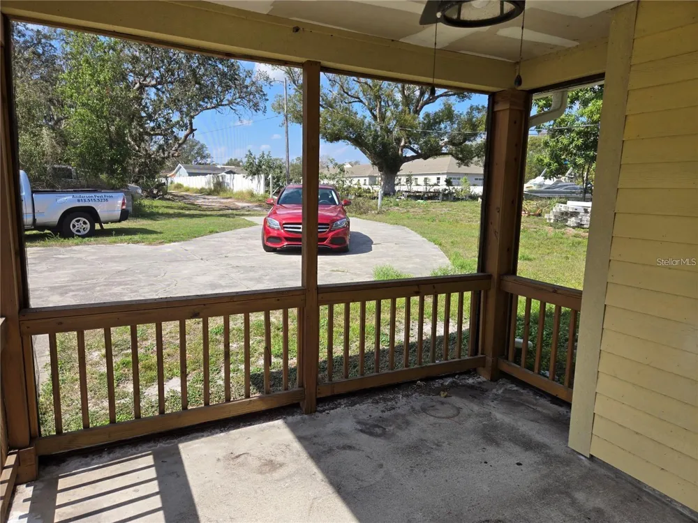 8725 TWIN LAKES BOULEVARD Tampa, FL 33614