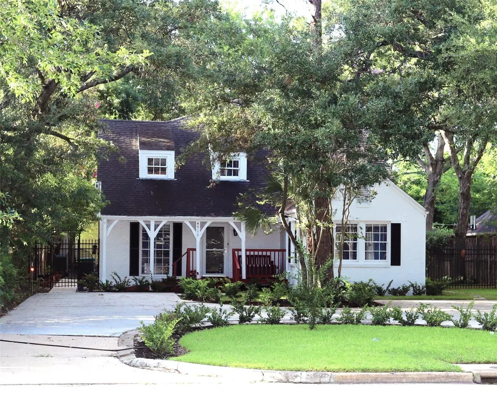 4912 Bellaire Boulevard Bellaire, TX 77401