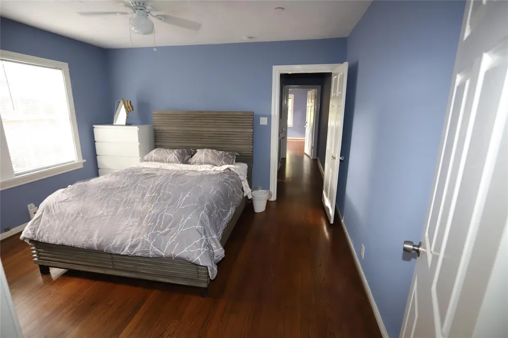 4912 Bellaire Boulevard Bellaire, TX 77401