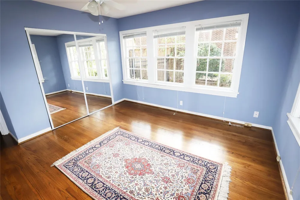 4912 Bellaire Boulevard Bellaire, TX 77401