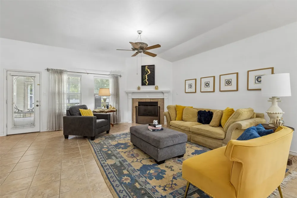 1104 Bell Manor Drive Savannah, TX 76227
