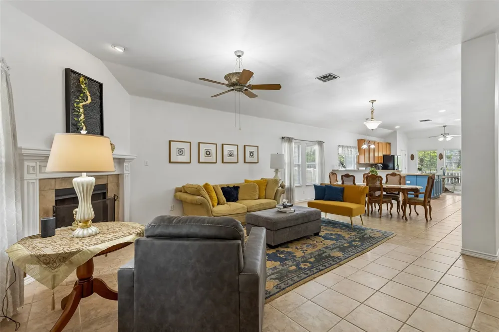 1104 Bell Manor Drive Savannah, TX 76227