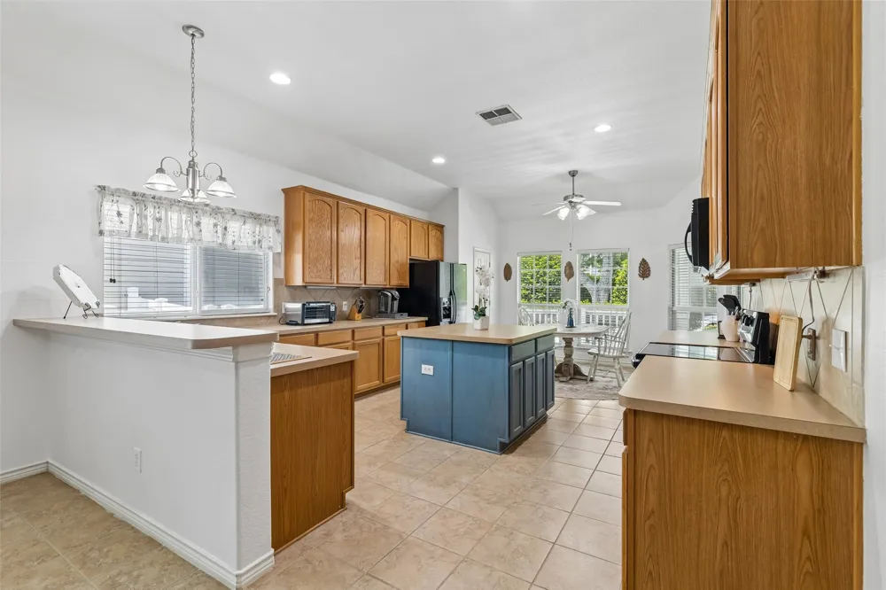 1104 Bell Manor Drive Savannah, TX 76227
