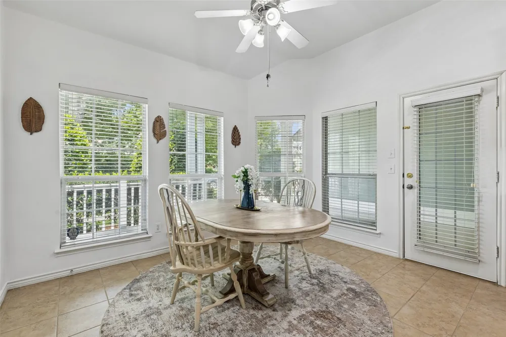 1104 Bell Manor Drive Savannah, TX 76227