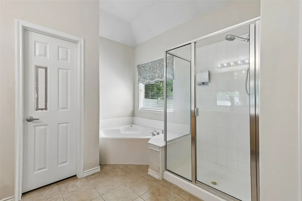1104 Bell Manor Drive Savannah, TX 76227