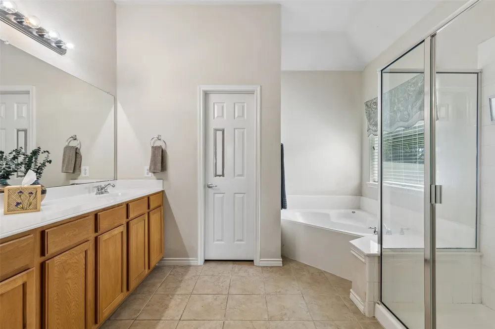 1104 Bell Manor Drive Savannah, TX 76227