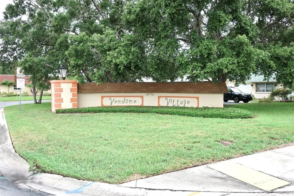 6890 VERSAILLES #10 Pinellas Park, FL 33781