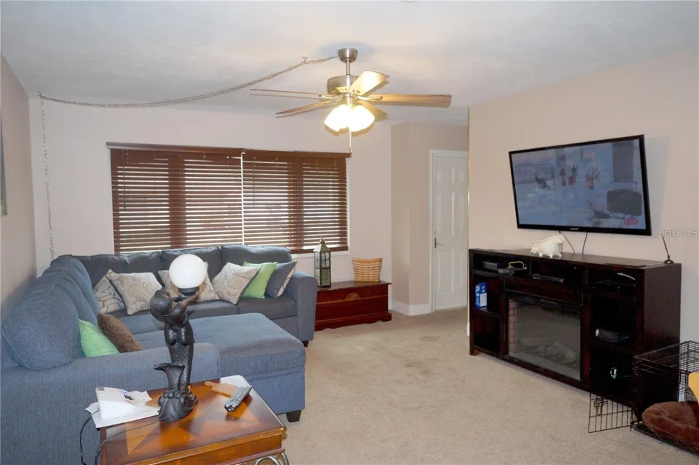 6890 VERSAILLES #10 Pinellas Park, FL 33781