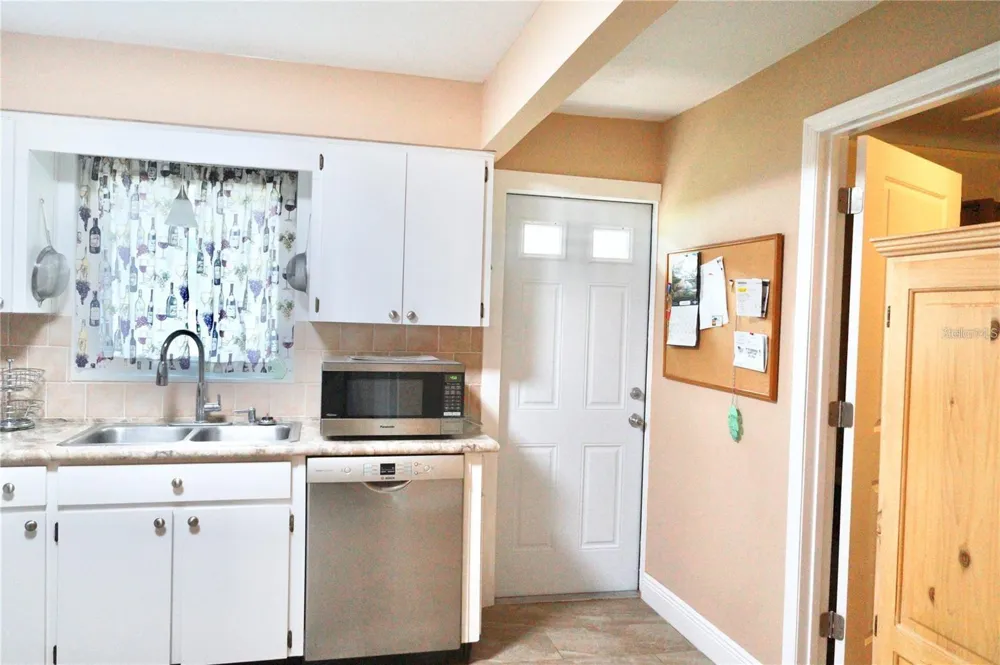 6890 VERSAILLES #10 Pinellas Park, FL 33781