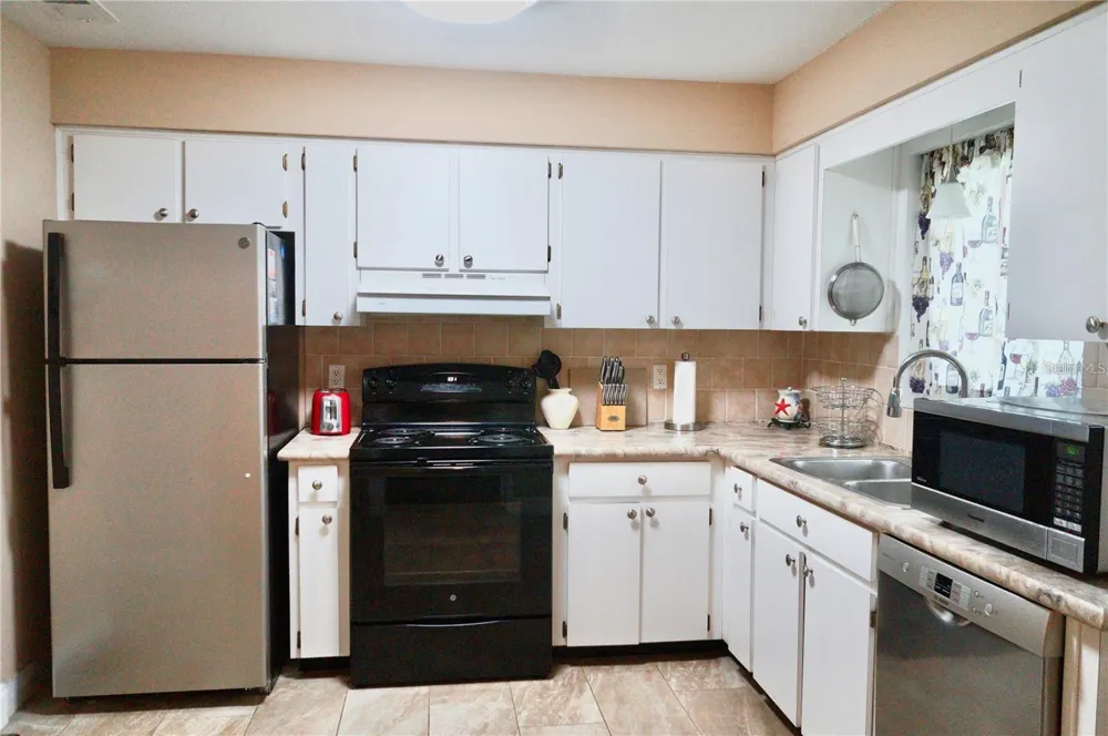 6890 VERSAILLES #10 Pinellas Park, FL 33781